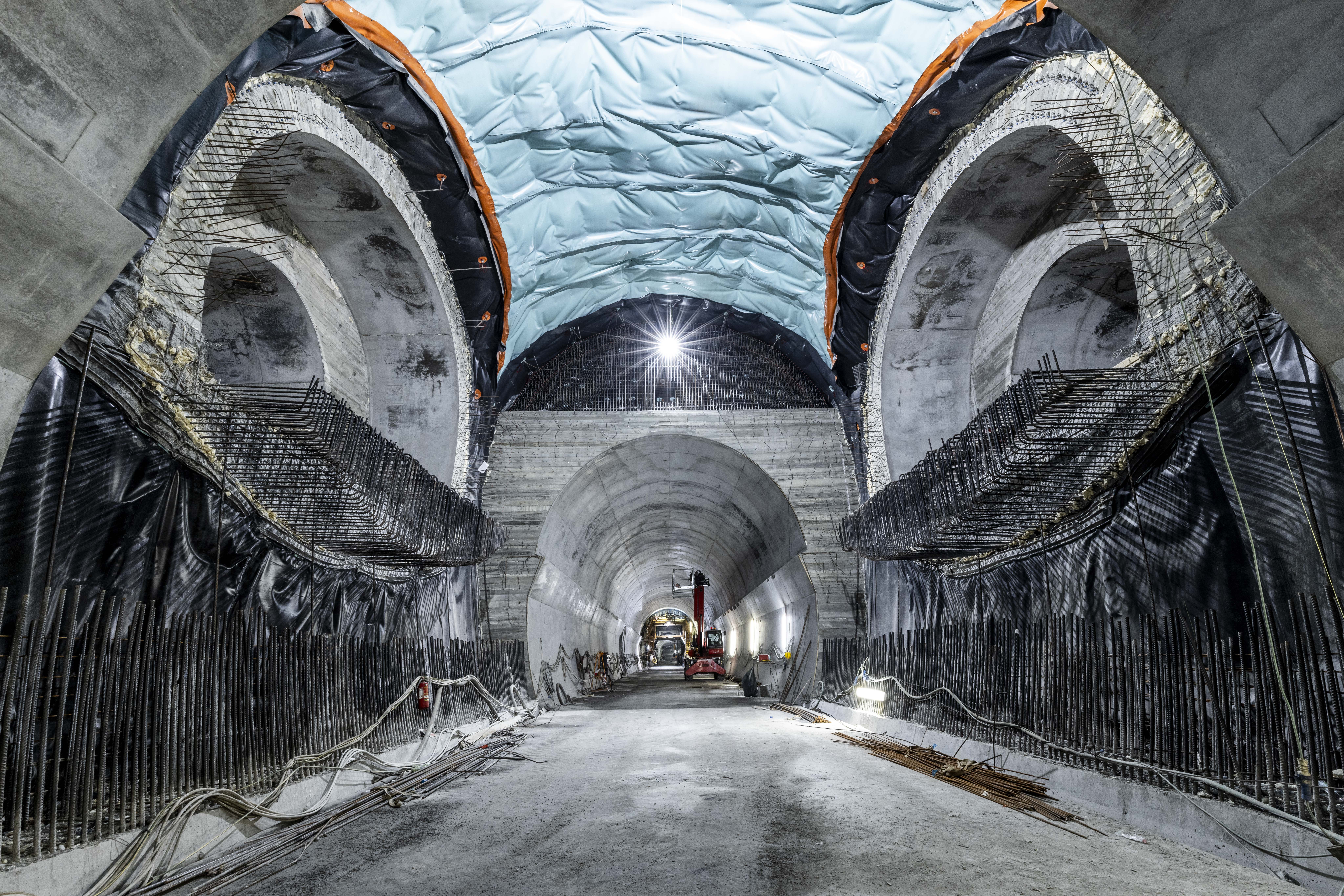 Record-breaking structure gains speed - InnoTrans